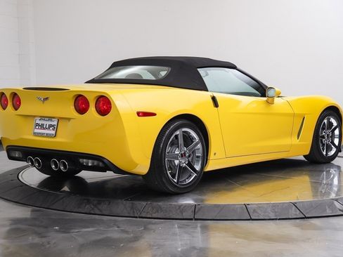 Used 2006 Chevrolet Corvette Convertible w/ Preferred Equipment Group RWD image 10