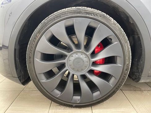 Used 2024 Tesla Model Y Performance image 7