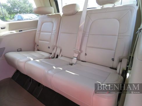 Used 2020 Lincoln Navigator Reserve w/ Luxury Package image 18