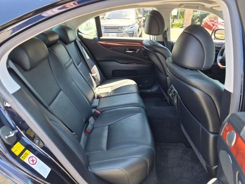 Used 2007 Lexus LS 460 RWD image 17
