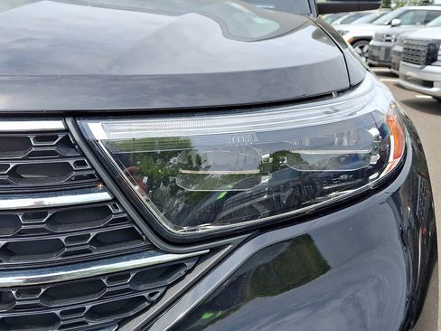 Used 2023 Ford Explorer XLT AWD/4WD image 9