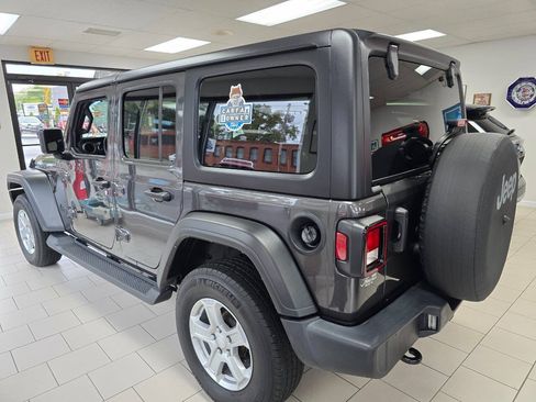 Used 2022 Jeep Wrangler Unlimited Sport AWD/4WD image 8
