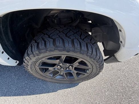 Used 2022 RAM 1500 Laramie AWD/4WD image 15