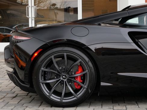 Used 2024 McLaren Artura Performance image 22