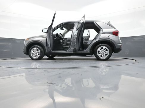 Used 2023 Hyundai Venue SE w/ Cargo Package image 48