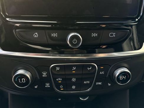 Used 2023 Chevrolet Traverse LT image 25