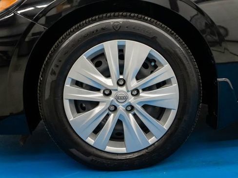 Used 2025 Nissan Sentra S FWD image 2