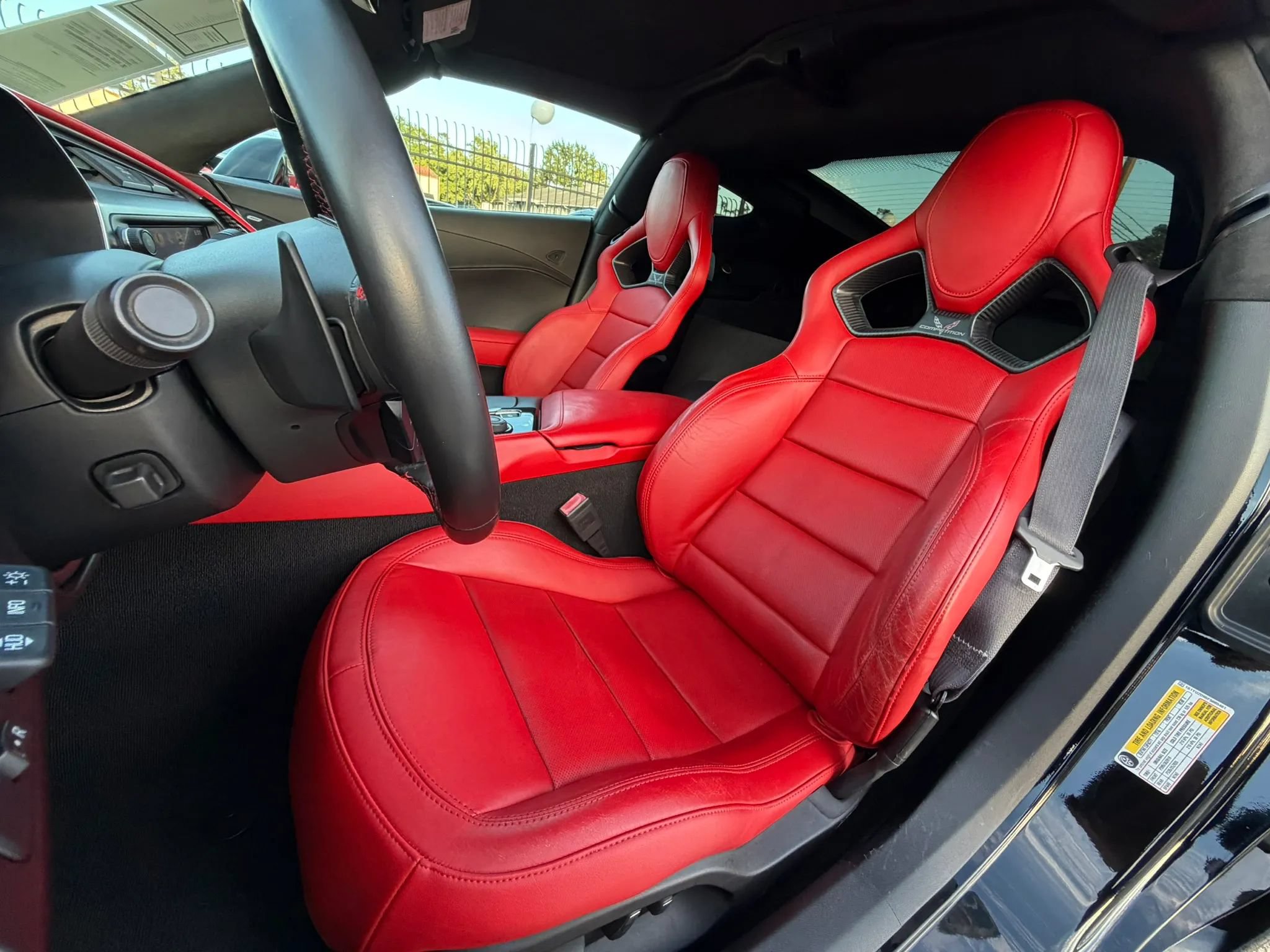Used 2015 Chevrolet Corvette Z06 w/ 3LZ Preferred Equipment Group RWD image 26