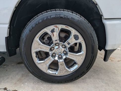 Used 2022 RAM 1500 Big Horn AWD/4WD image 11