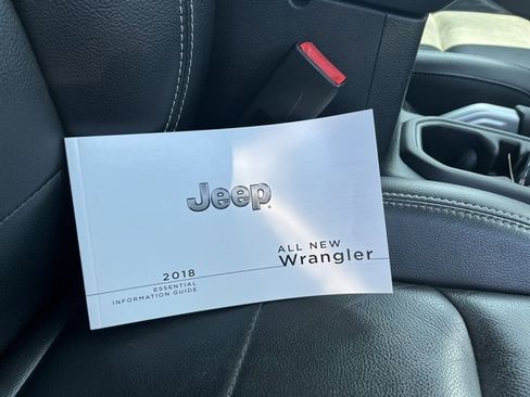 Used 2018 Jeep Wrangler Unlimited Sahara AWD/4WD image 36