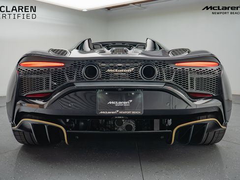 Used 2025 McLaren Artura Spider image 18