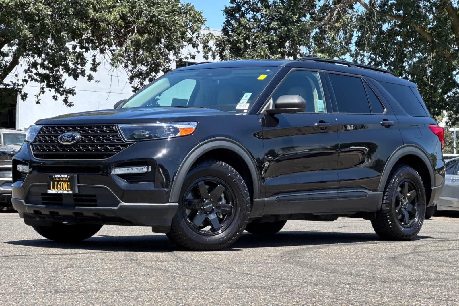 Used 2023 Ford Explorer XLT w/ Equipment Group 202A AWD/4WD image 1
