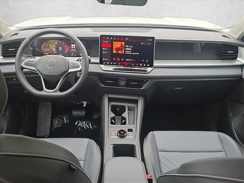 New 2026 Volkswagen Tiguan SE FWD image 21