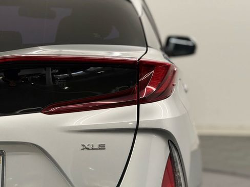 Used 2022 Toyota Prius Prime XLE image 8