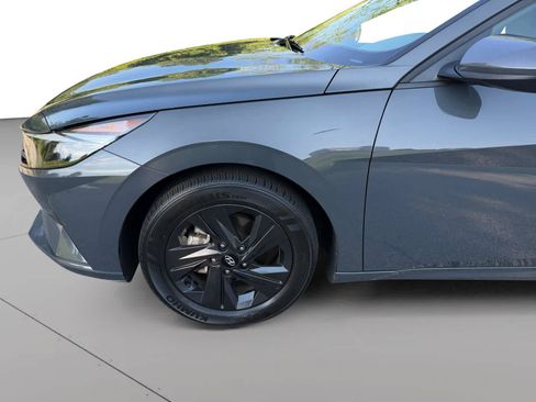 Used 2023 Hyundai Elantra SEL w/ Cargo Package FWD image 19