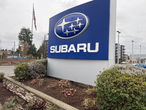 Used 2014 Subaru Forester 2.5i Premium w/ All-Weather Package image 10