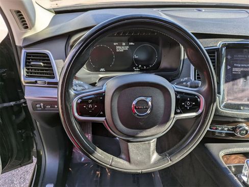 Used 2016 Volvo XC90 T8 Momentum w/ Vision Package image 15