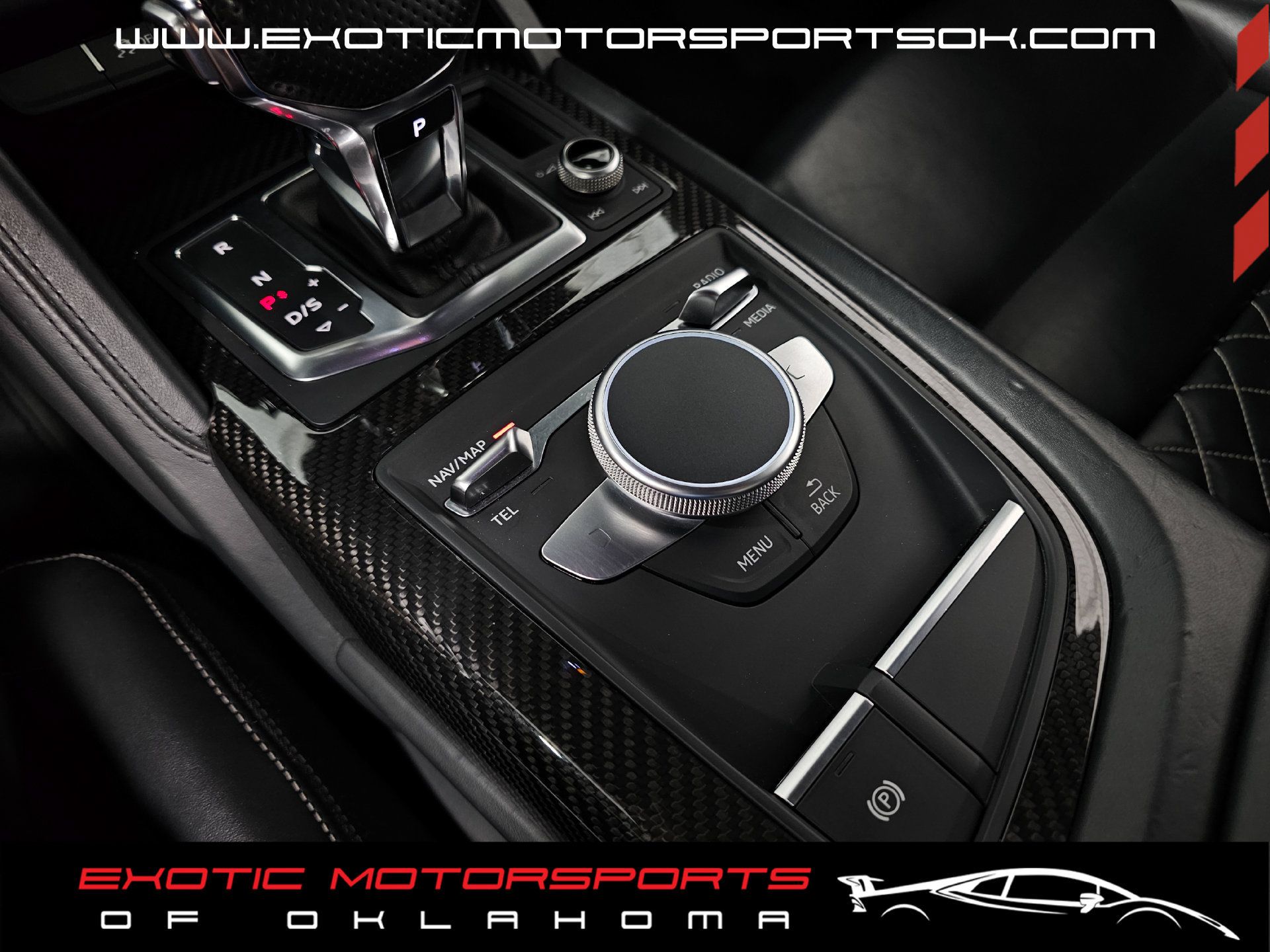 Used 2017 Audi R8 V10 w/ Carbon Exterior Package AWD/4WD image 25