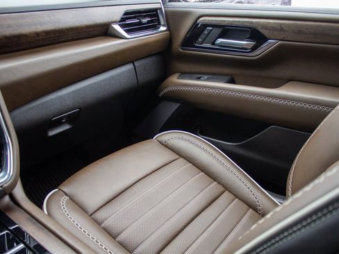 Used 2025 GMC Yukon Denali Ultimate image 20