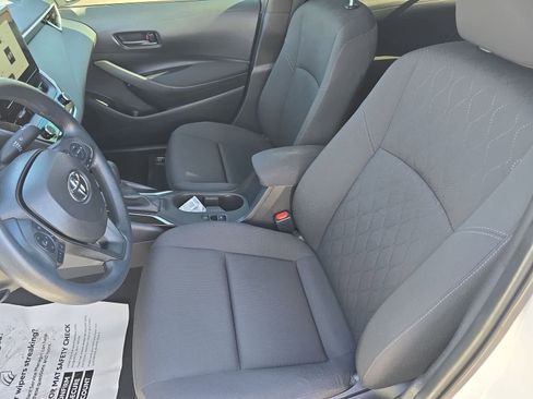 Certified 2025 Toyota Corolla LE FWD image 17