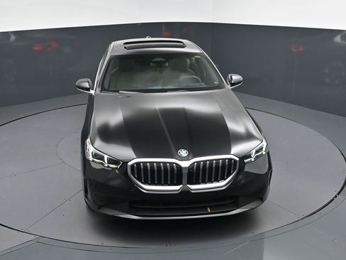 Certified 2025 BMW 530i image 37
