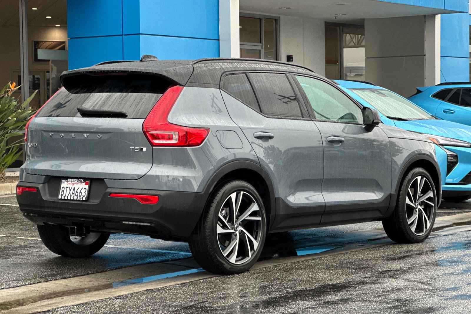 Used 2021 Volvo XC40 T5 R-Design AWD/4WD image 4