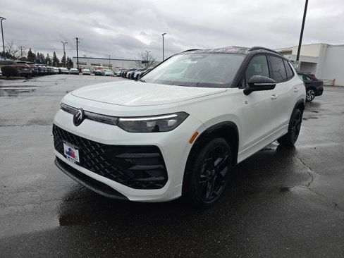New 2026 Volkswagen Tiguan SE R-Line AWD/4WD image 7