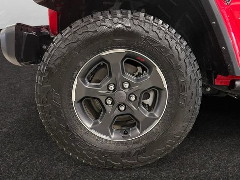 Used 2021 Jeep Gladiator Rubicon AWD/4WD image 13