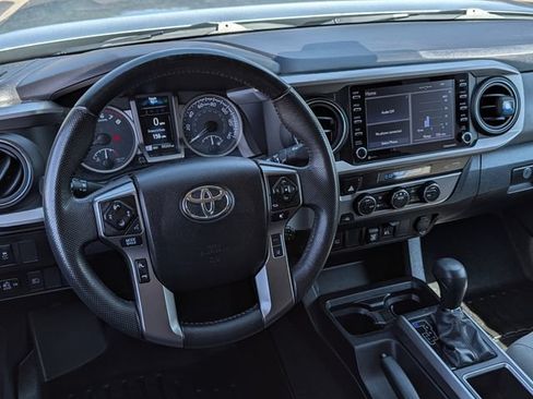 Used 2022 Toyota Tacoma SR5 RWD image 12
