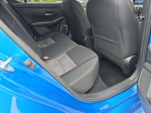 Used 2023 Nissan Sentra SR w/ Electronics Package FWD image 11