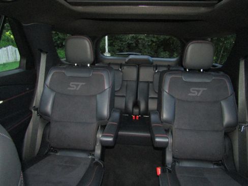 Used 2025 Ford Explorer ST w/ Sun And Sound Package AWD/4WD image 14