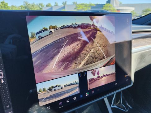 Used 2022 Tesla Model S AWD/4WD image 8