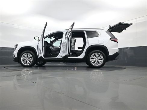 Used 2024 GMC Acadia Elevation image 35