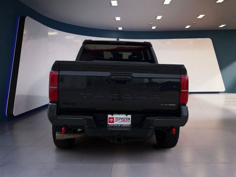 Certified 2025 Toyota Tacoma TRD Off-Road AWD/4WD image 4