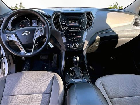 Used 2016 Hyundai Santa Fe AWD w/ Option Group 02 image 16