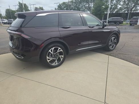 Used 2024 Lincoln Nautilus Premier w/ Equipment Group 102A AWD/4WD image 7