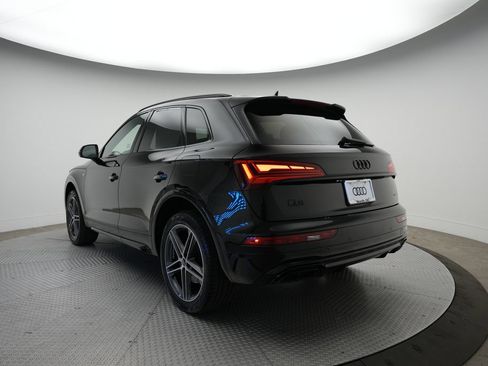Used 2025 Audi Q5 e Premium Plus w/ Premium Plus Package AWD/4WD image 3