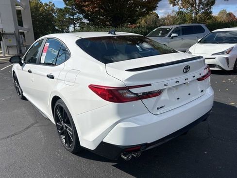 New 2026 Toyota Camry Hybrid FWD image 7