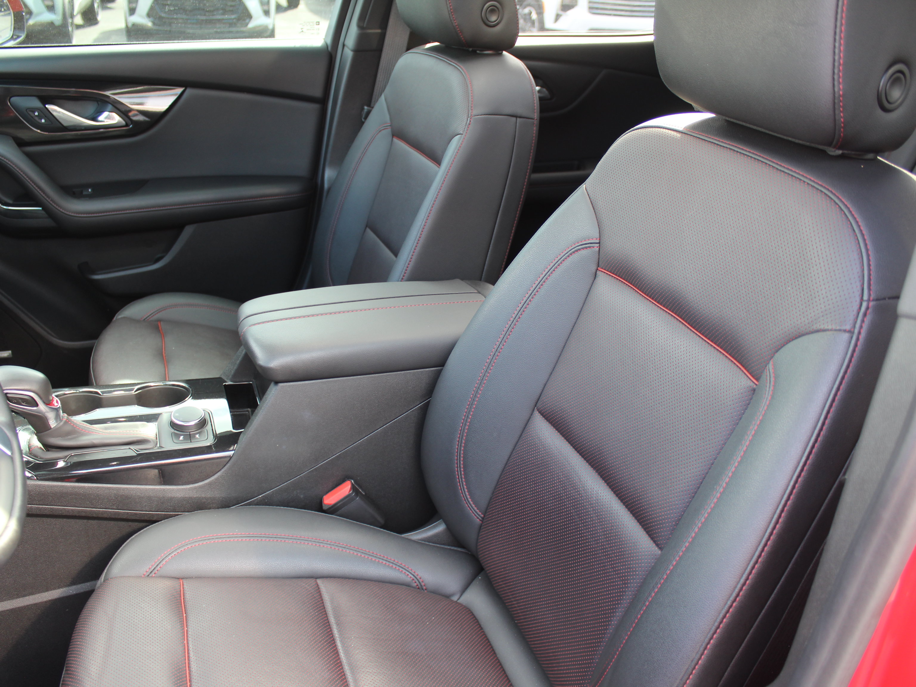 Used 2021 Chevrolet Blazer RS w/ Enhanced Convenience Package FWD image 13