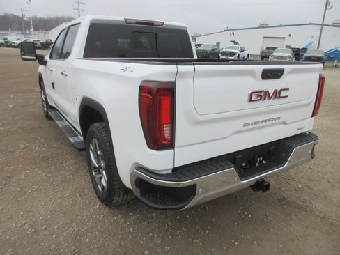 New 2026 GMC Sierra 1500 SLT w/ SLT Premium Plus Package image 9