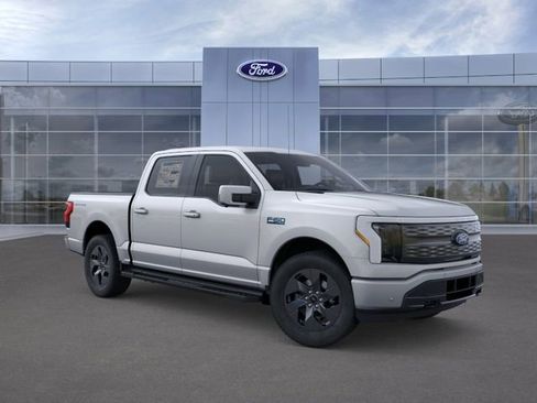 New 2025 Ford F150 Lightning Lariat w/ Max Trailer Tow Package AWD/4WD image 7