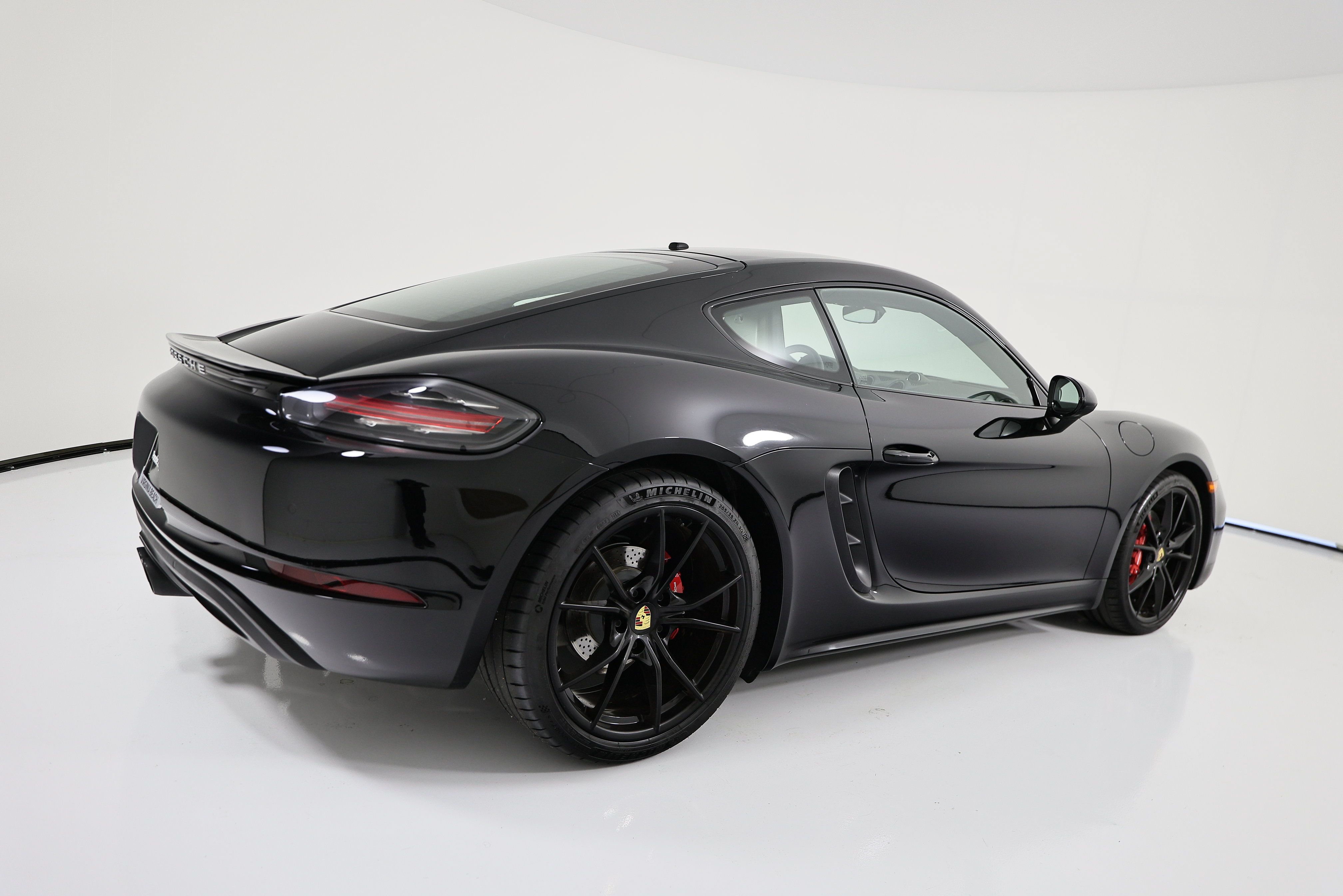 Certified 2024 Porsche 718 Cayman S RWD image 7