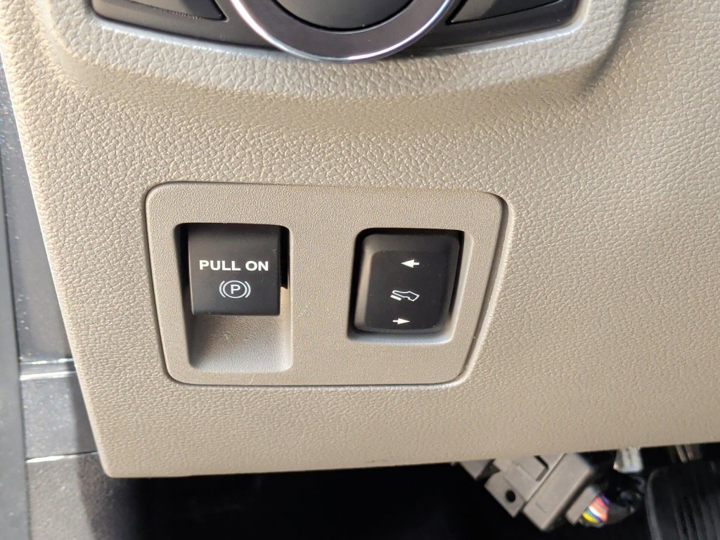 Used 2019 Ford F150 Lariat w/ Equipment Group 502A Luxury AWD/4WD image 17