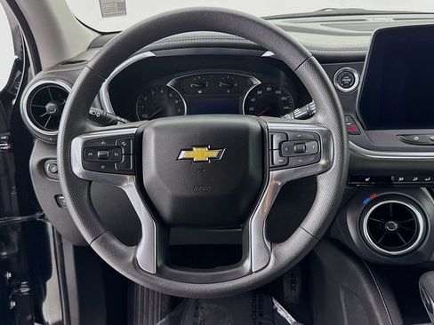 Used 2025 Chevrolet Blazer LT AWD/4WD image 11