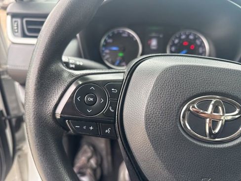 Used 2022 Toyota RAV4 LE image 13