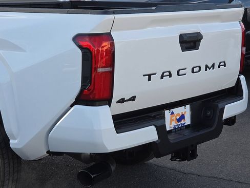 Certified 2026 Toyota Tacoma SR5 AWD/4WD image 12