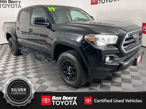 Certified 2019 Toyota Tacoma SR5 image 1