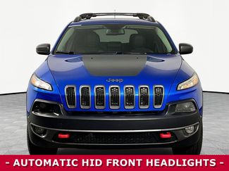 Used 2017 Jeep Cherokee Trailhawk w/ Cold Weather Group AWD/4WD video 2