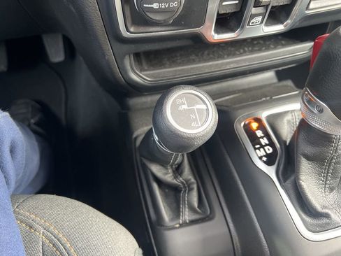 Used 2024 Jeep Wrangler Sport S image 23