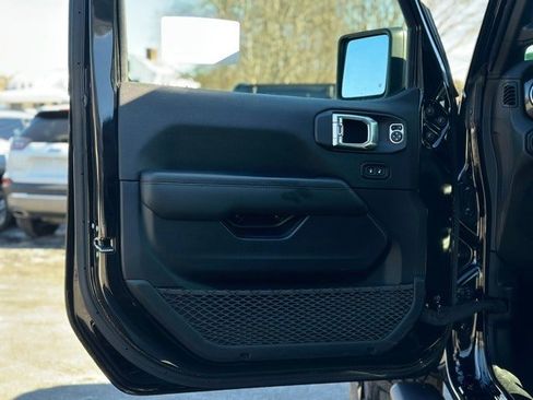 Used 2021 Jeep Wrangler Unlimited Sahara image 10